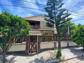 Casa térrea a 2 min da praia dos anjos